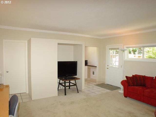 6331 Southwest Wilbard Street Portland, OR 97219 - Photo 15 of 16 Gallery Image 15