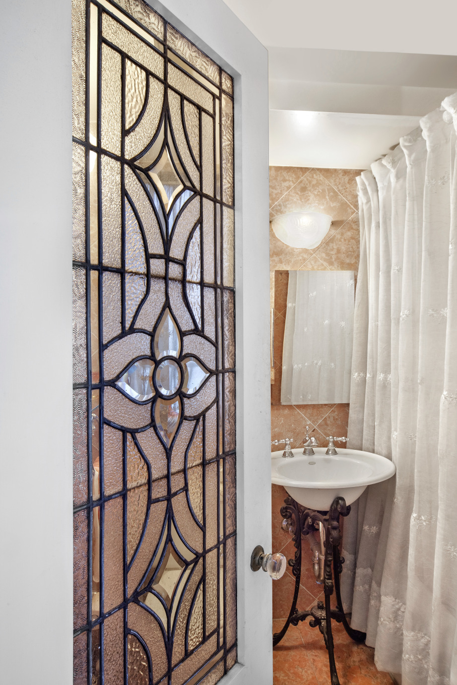 333 East 43rd Street, Unit 207 Manhattan, NY 10017 - Photo 5 of 7