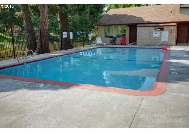 12618 Northwest Barnes Road, Unit 6 Portland, OR 97229 - Photo 14 of 16 Gallery Image 14