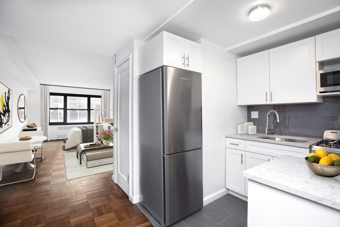 135 East 54th Street, Unit 10C Manhattan, NY 10022 - Photo 4 of 11