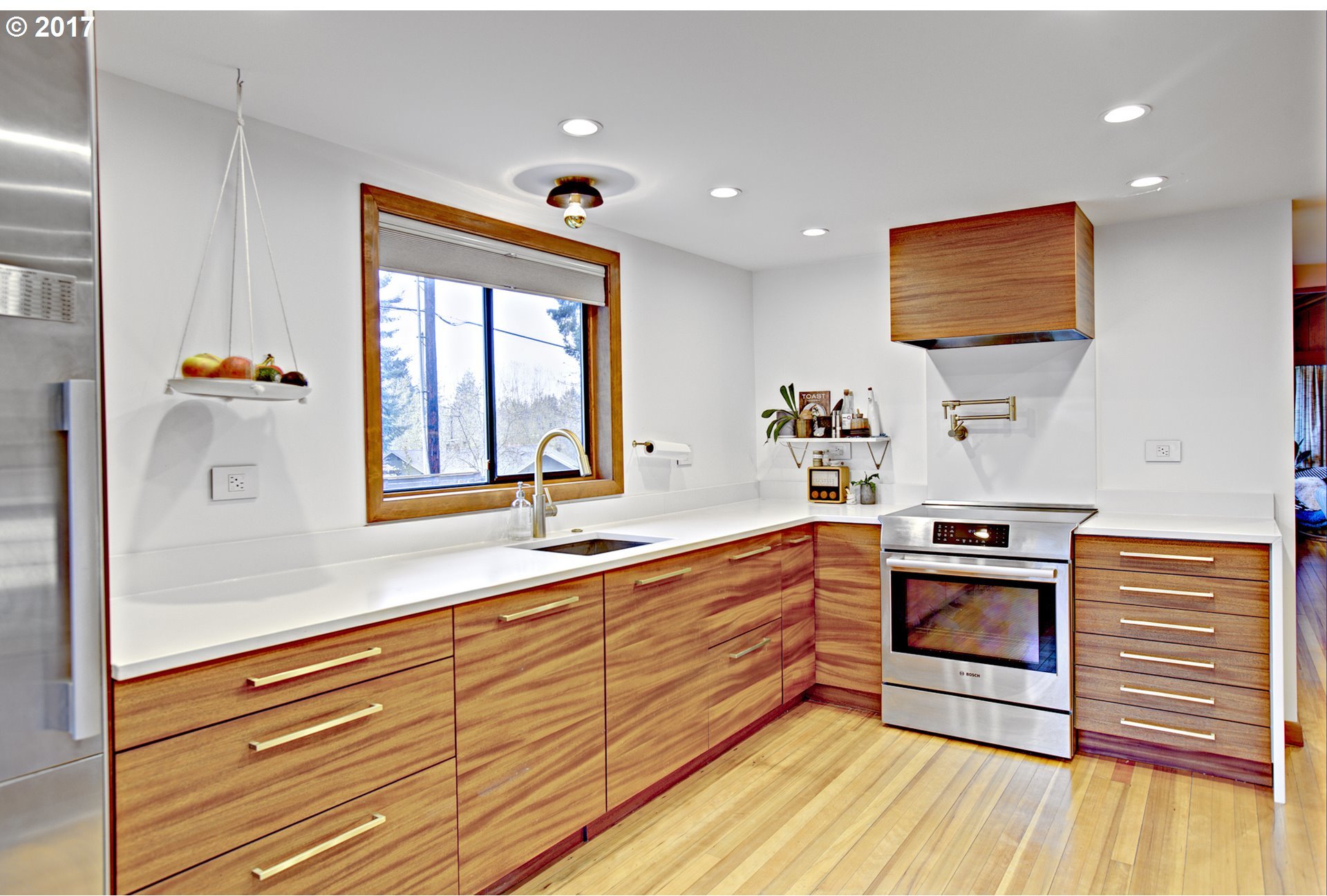 9515 Northwest Leahy Road Portland, OR 97229 - Photo 10 of 32 Gallery Image 10