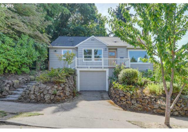1026 Southwest Moss Street Portland, OR 97219 - Photo 1 of 30 Gallery Image 1