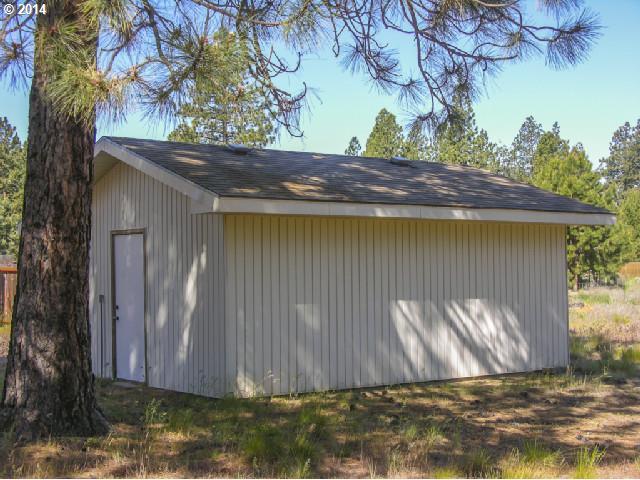60345 Cinder Butte Road Bend, OR 97702 - Photo 2 of 15