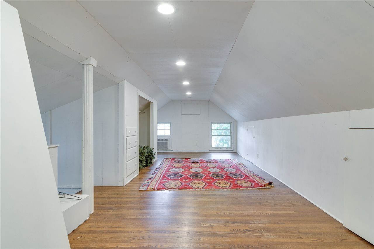 61 Cherokee Drive Memphis, TN 38111 - Photo 24 of 25 a Bonus area perfect for game or playroom or extra bedroom