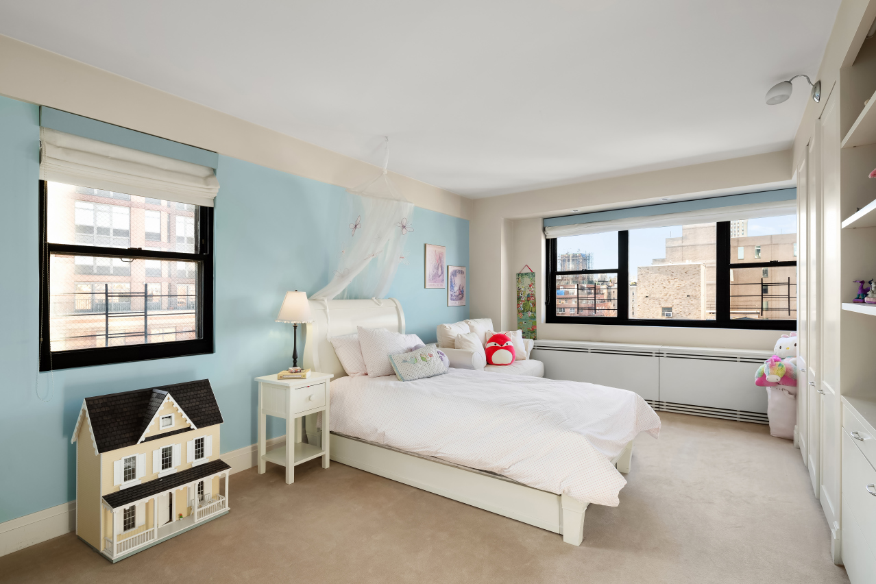 176 East 77th Street, Unit 17JK Manhattan, NY 10075 - Photo 8 of 12