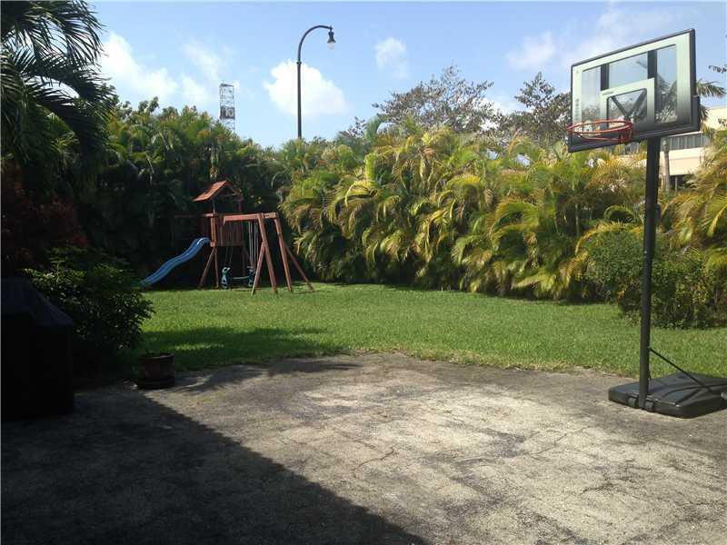 4160 Bay Point Road Miami, FL 33137 - Photo 3 of 8