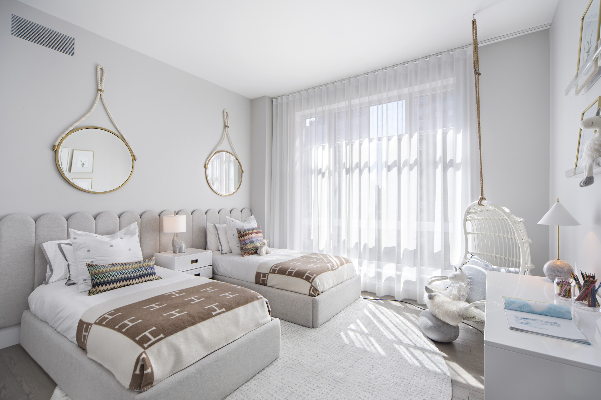 200 East 95th Street, Unit 26C Manhattan, NY 10128 - Photo 4 of 14