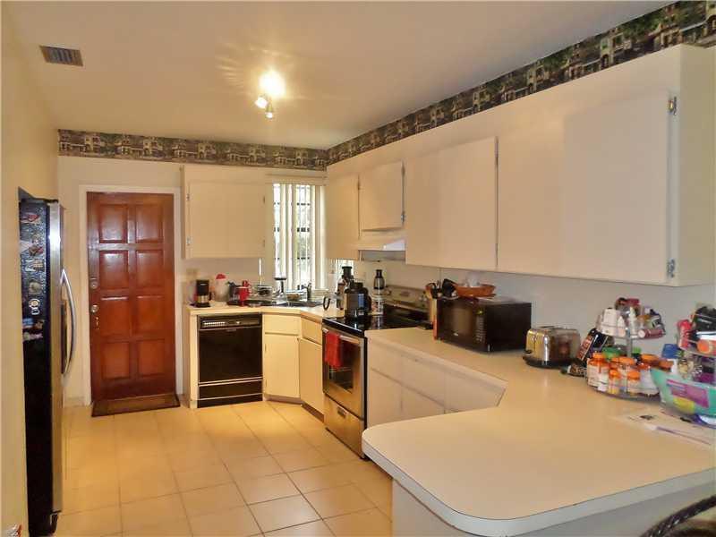 366 Southwest 18th Road Miami, FL 33129 - Photo 6 of 9