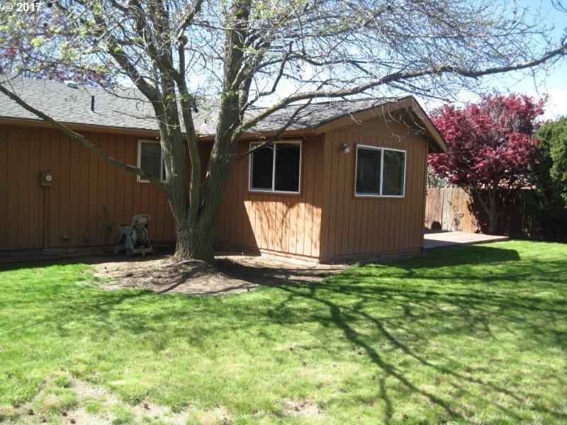 1306 Southwest 5th Place Pendleton, OR 97801 - Photo 7 of 26 Gallery Image 7