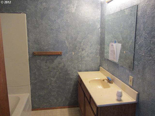 11898 Jones Road Northeast Woodburn, OR 97071 - Photo 13 of 16 Gallery Image 13