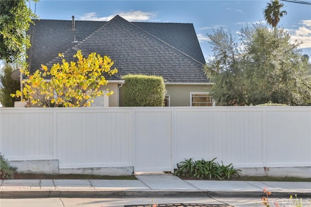 925 15th Place Hermosa Beach, CA 90254 - Photo 24 of 24 View of Backyard from Street