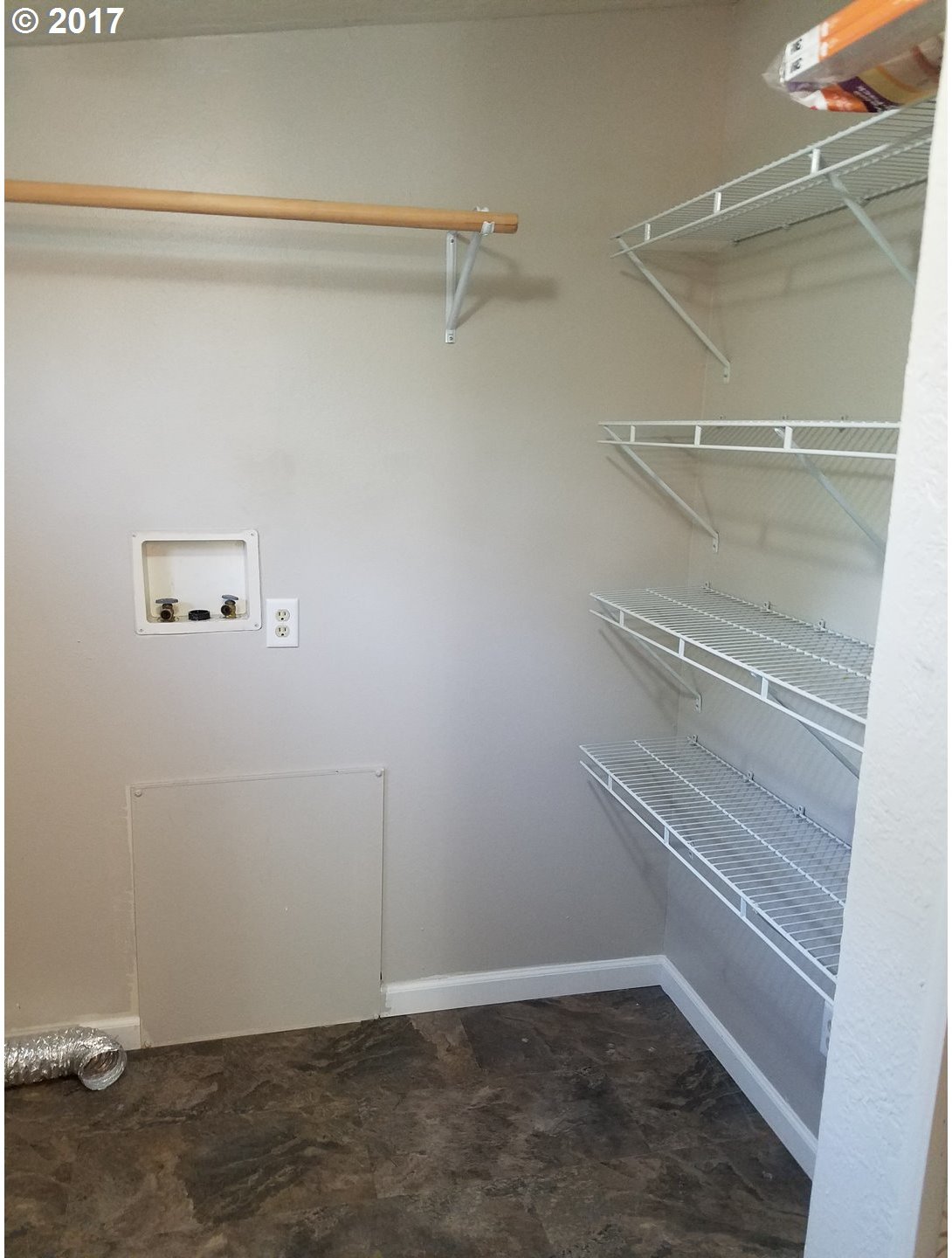 5248 Southwest Grange Road Roseburg, OR 97471 - Photo 10 of 17 Gallery Image 10