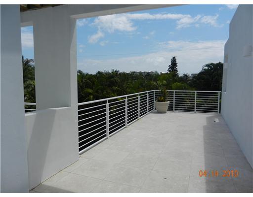 485 Ridgewood Road Key Biscayne, FL 33149 - Photo 14 of 16