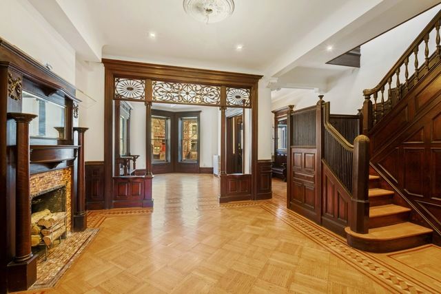 $2,120,000 | 200 Lincoln Road | Prospect Lefferts Gardens