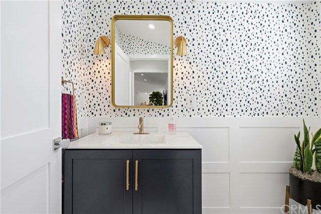 $1,510,000 | 2390 Westminster Avenue, Costa Mesa, CA 92627