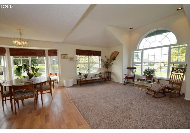 12170 Southwest 9th Street Beaverton, OR 97005 - Photo 3 of 16 Gallery Image 3