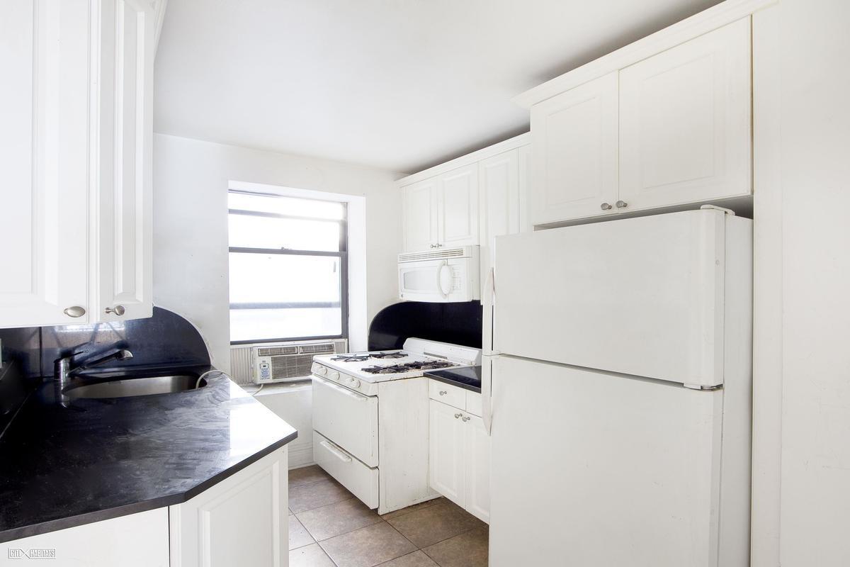 15 West 107th Street, Unit 1 Manhattan, NY 10025 - Photo 4 of 5