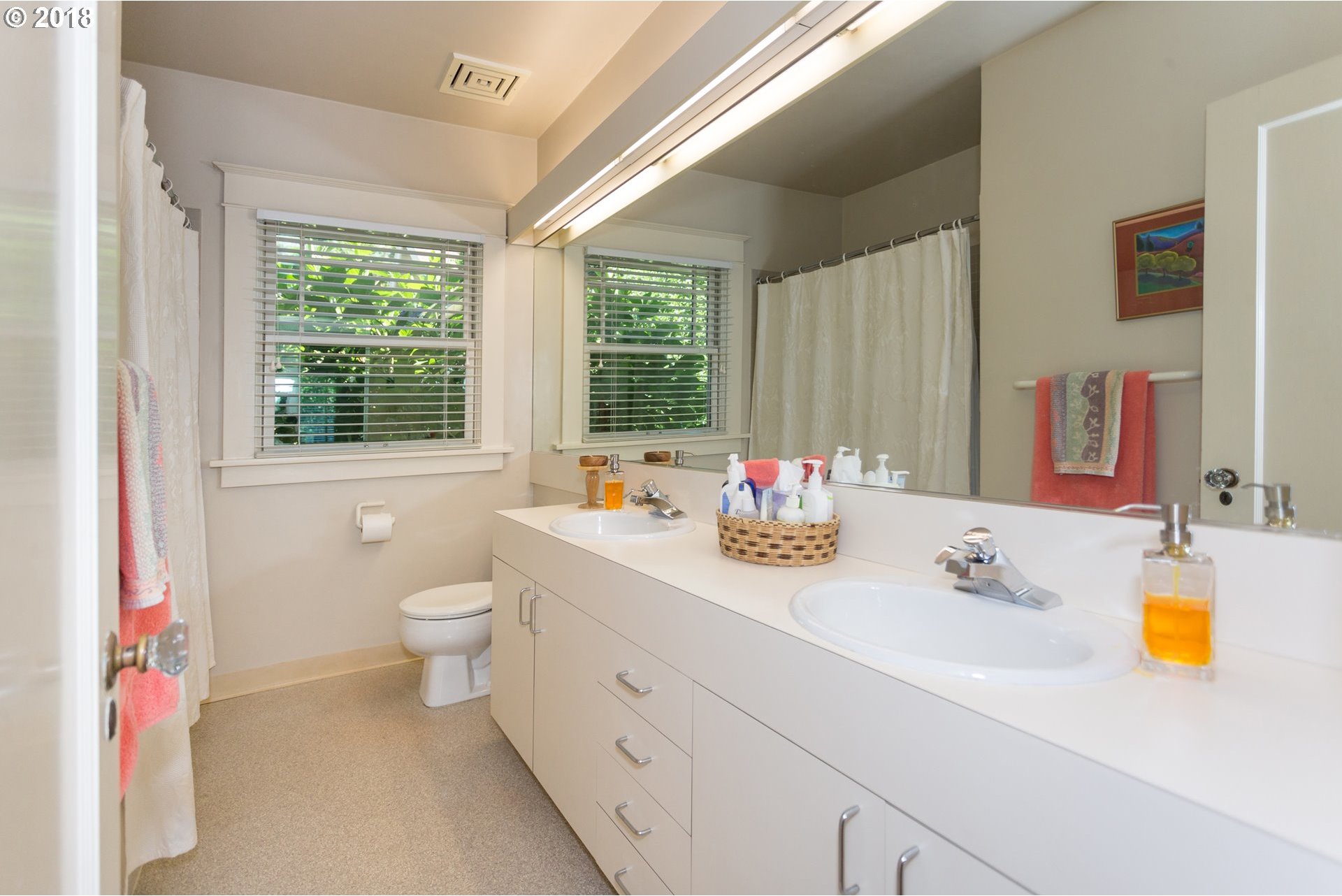 127 Southwest Hamilton Street Portland, OR 97239 - Photo 10 of 25 Gallery Image 10