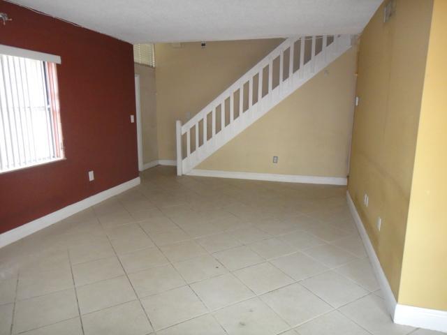 11487 Southwest 109th Road, Unit 17B Miami, FL 33176 - Photo 4 of 11 Gallery Image 4