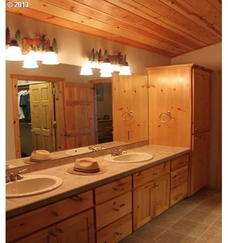 10479 Ridgeview Road Prineville, OR 97754 - Photo 11 of 16 Gallery Image 11