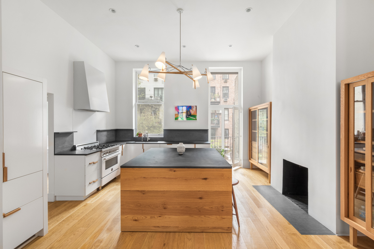 450 West 23rd Street, Unit A Manhattan, NY 10011 - Photo 6 of 14