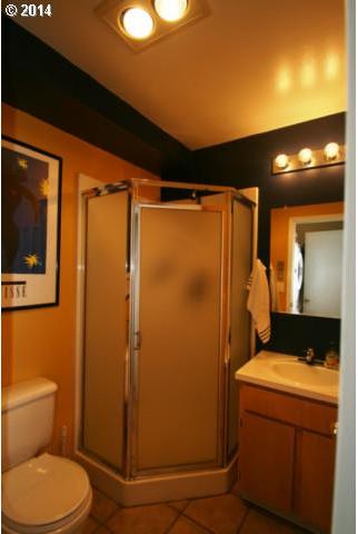 105 Country Club Road, Unit 4 Hood River, OR 97031 - Photo 13 of 14 Gallery Image 13