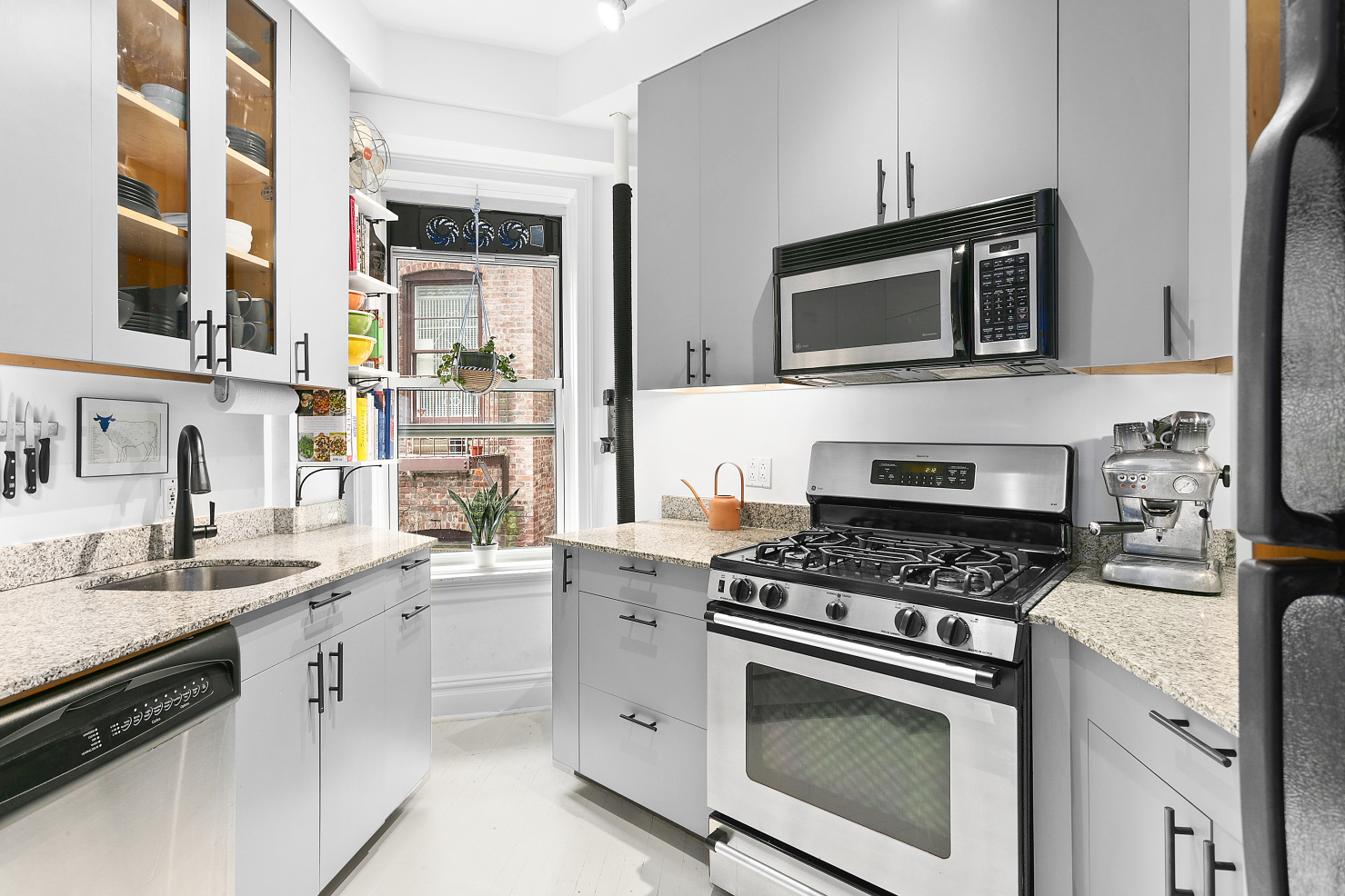 210 East 17th Street, Unit 5B Manhattan, NY 10003 - Photo 3 of 15