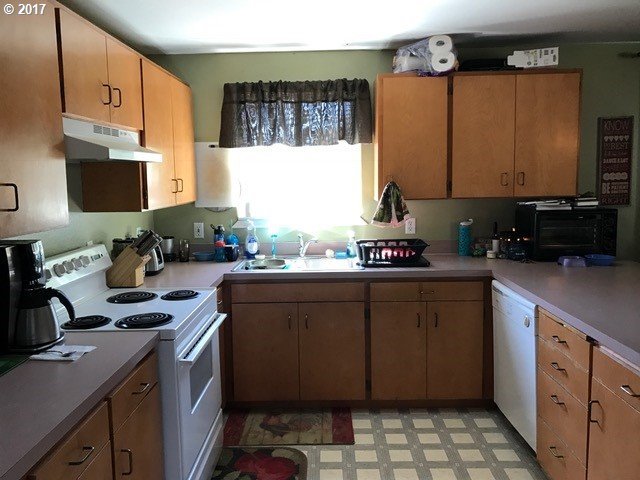 808 Southeast 7th Street Pendleton, OR 97801 - Photo 6 of 11