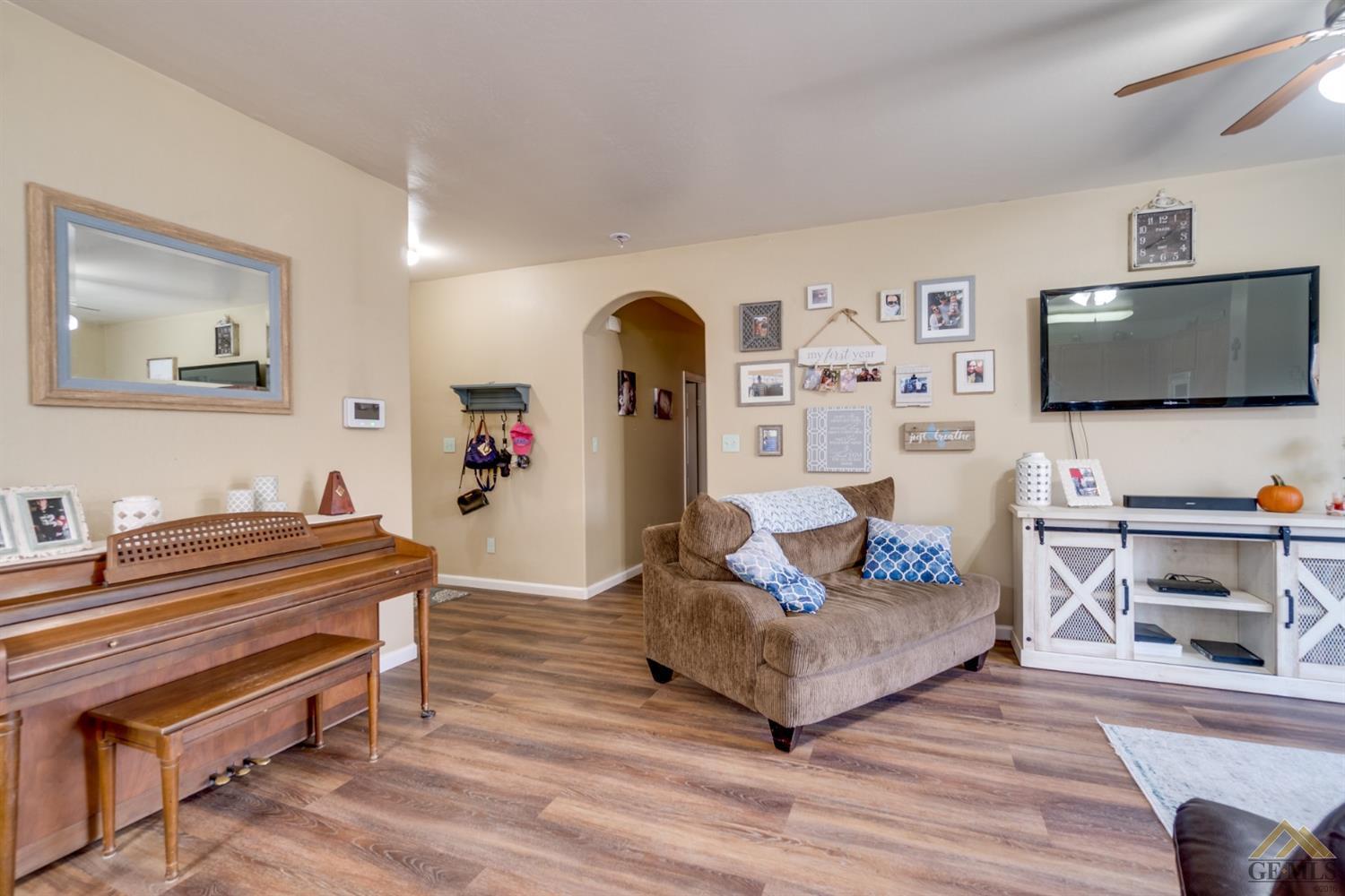 3314 Rio Grande Lane Bakersfield, CA 93313 - Photo 6 of 18 Gallery Image 6