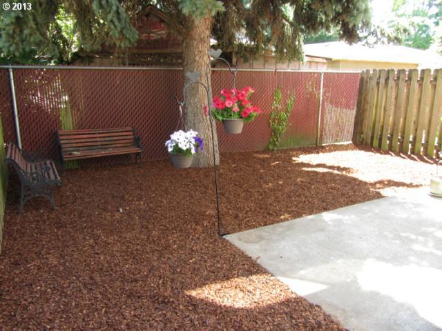 5508 Southeast Knapp Street Portland, OR 97206 - Photo 12 of 13