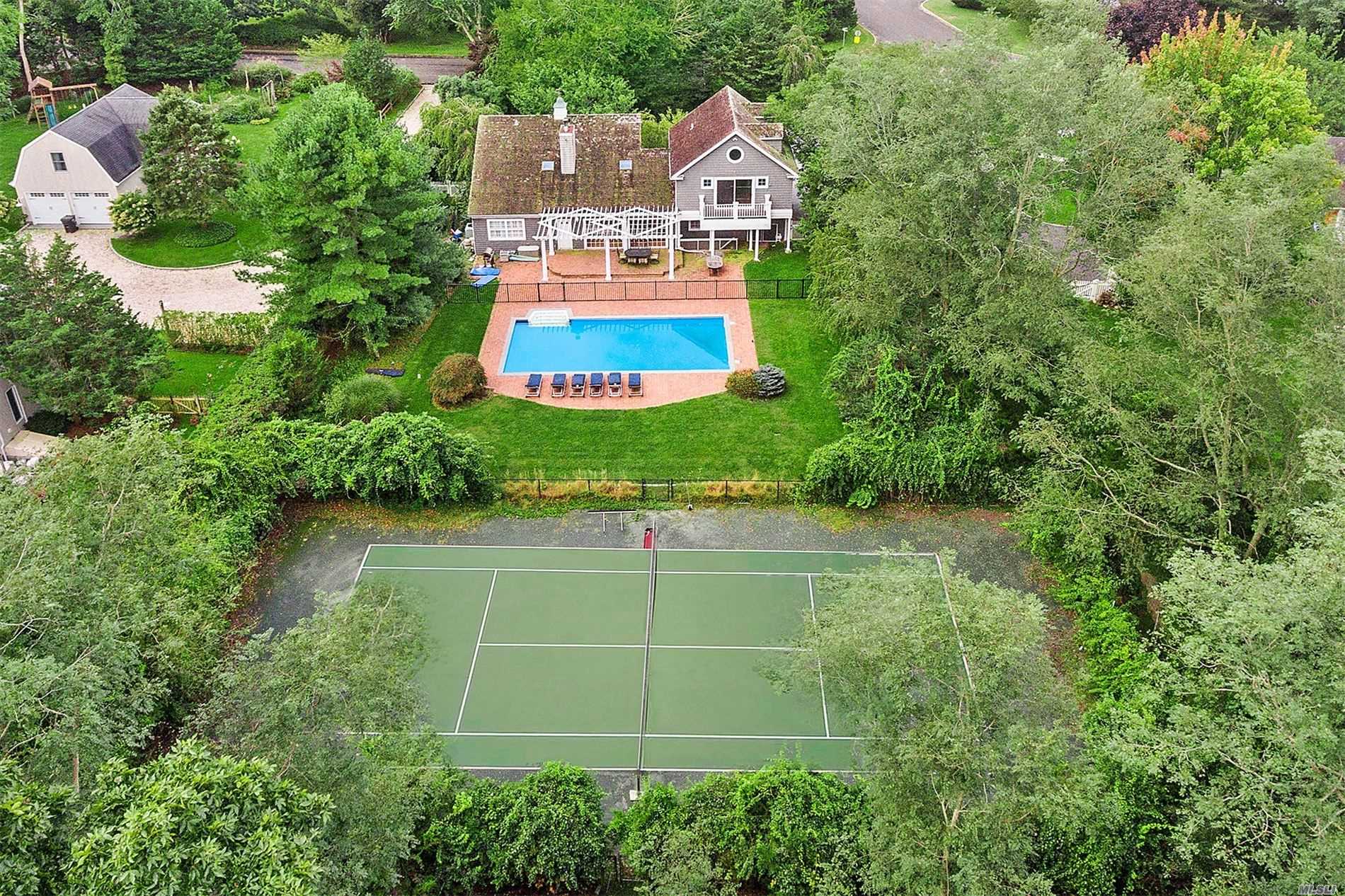 10 Old Orchard Road Southampton, NY 11968 - Photo 2 of 11