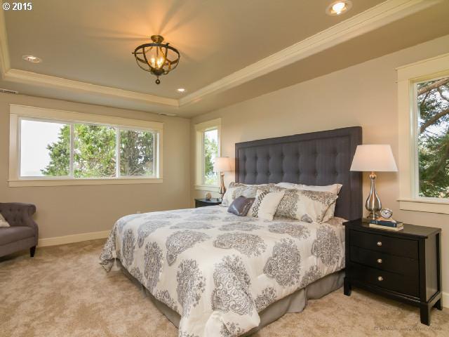 12447 Southwest Lesser Road Portland, OR 97219 - Photo 10 of 16 Gallery Image 10