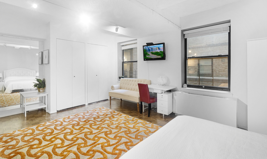 150 West 51st Street, Unit 1703 Manhattan, NY 10019 - Photo 6 of 9