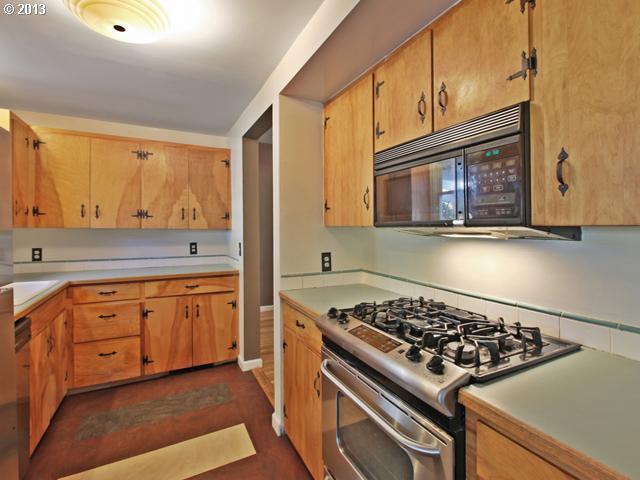 3815 Southeast Rural Street Portland, OR 97202 - Photo 5 of 16 Gallery Image 5
