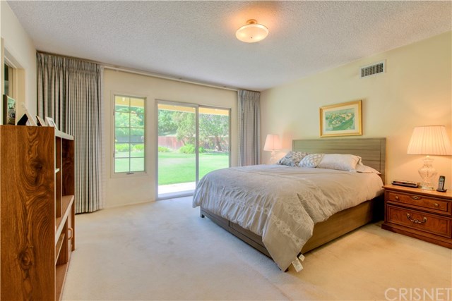 15500 Royal Ridge Road Sherman Oaks, CA 91403 - Photo 18 of 31