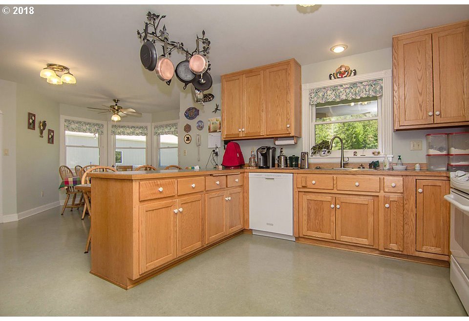 255 Dawson Road Roseburg, OR 97470 - Photo 10 of 32 Gallery Image 10