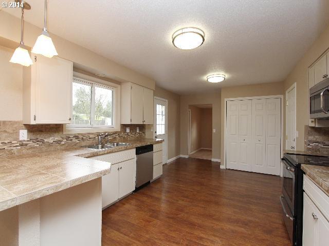 890 Lone Oak Road Longview, WA 98632 - Photo 8 of 16 Gallery Image 8