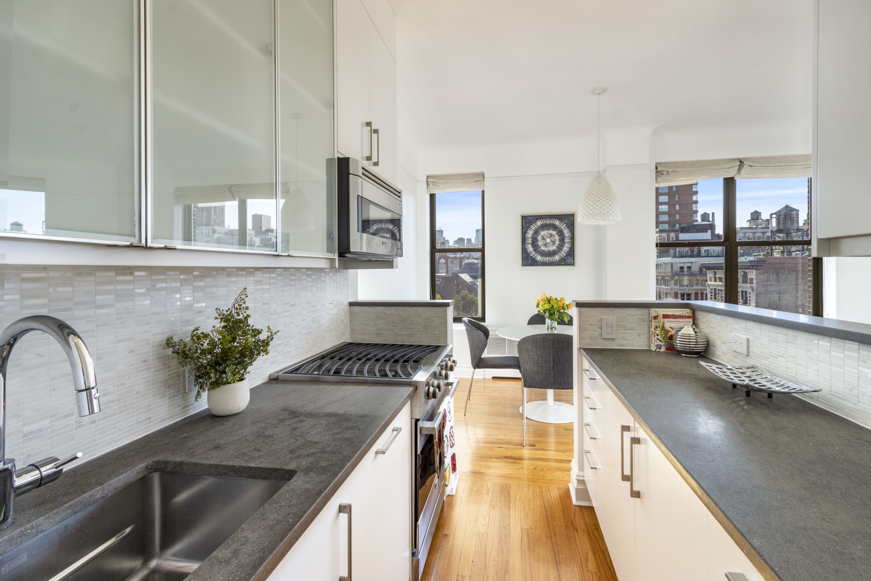 51 West 81st Street, Unit 10J Manhattan, NY 10024 - Photo 3 of 13