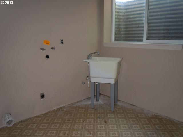 32275 East Loop Road Hermiston, OR 97838 - Photo 14 of 16