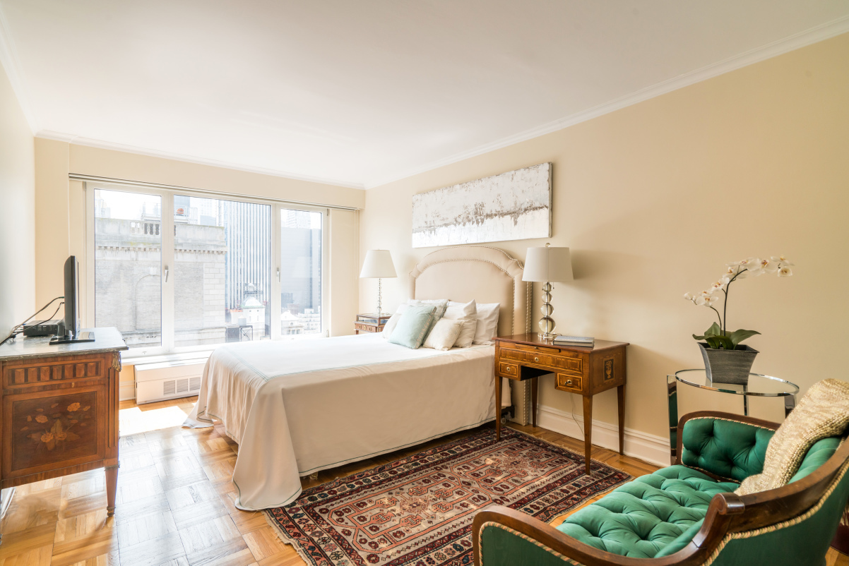 200 Central Park South, Unit 31A Manhattan, NY 10019 - Photo 8 of 12