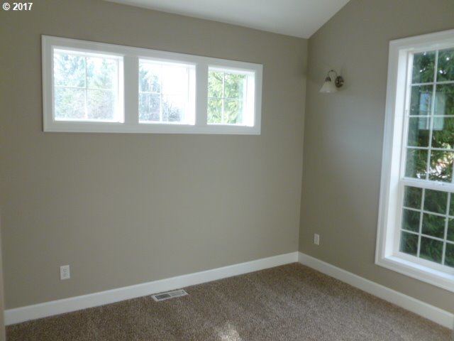 914 Northwest Angel Heights Road Stevenson, WA 98648 - Photo 21 of 29 Gallery Image 21