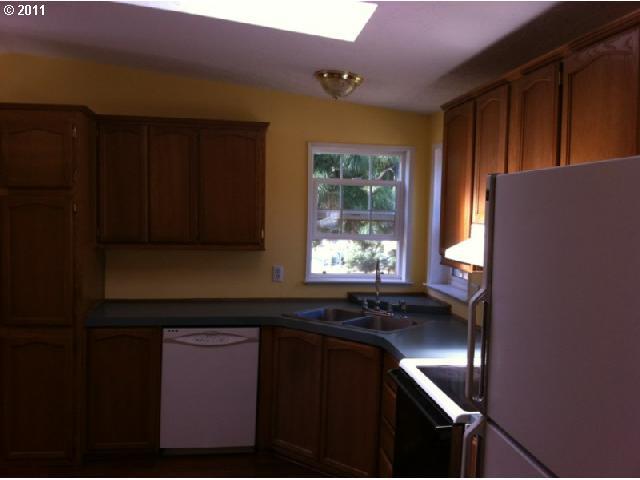 1330 Southwest Pucker Huddle Road White Salmon, WA 98672 - Photo 8 of 16 Gallery Image 8