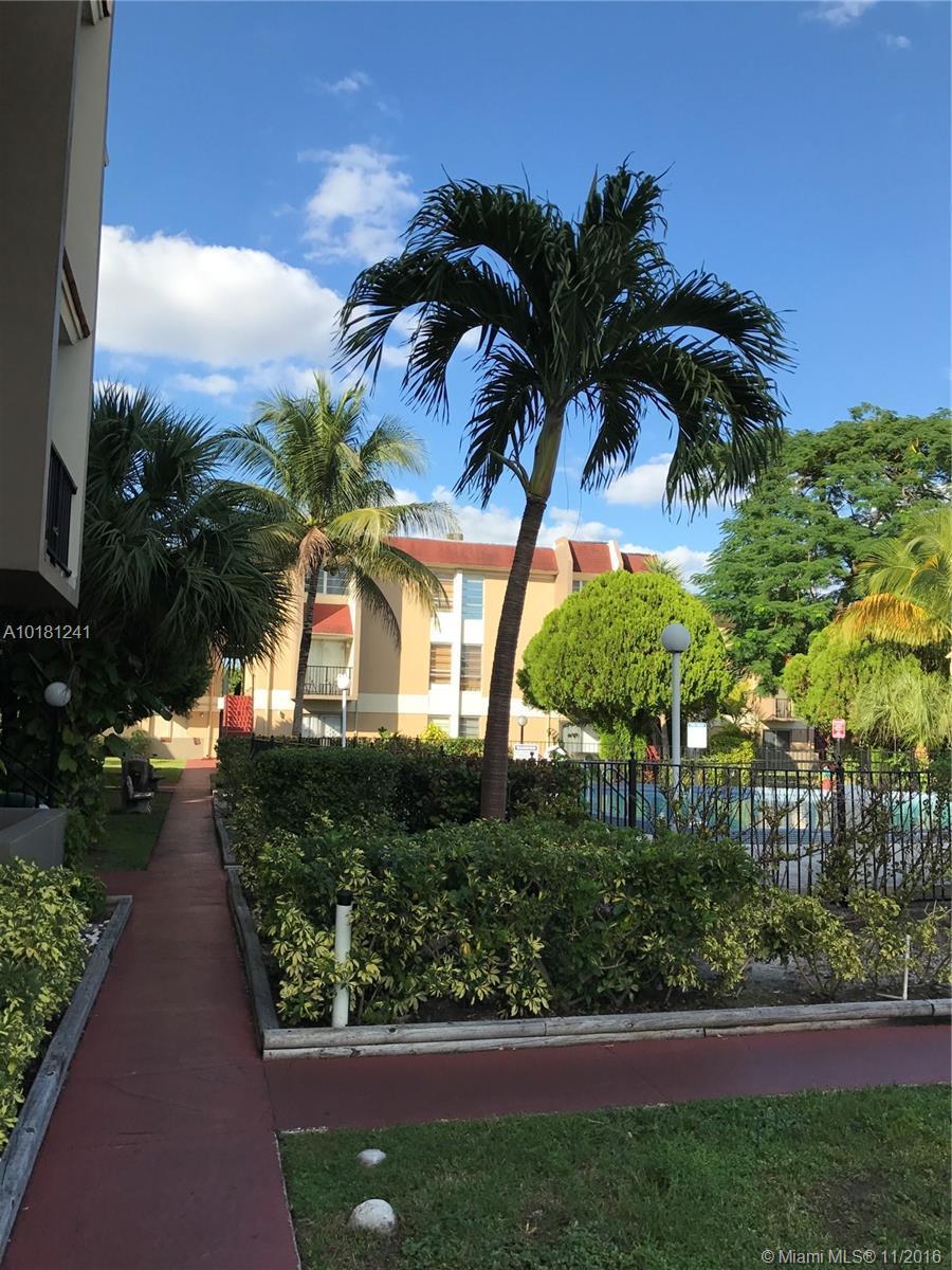 3901 Southwest 109th Avenue, Unit 6B Miami, FL 33165 - Photo 4 of 9