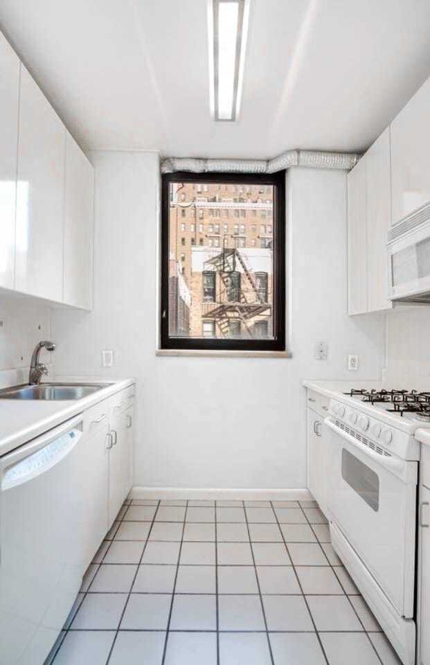 222 Riverside Drive, Unit 6E Manhattan, NY 10025 - Photo 5 of 6