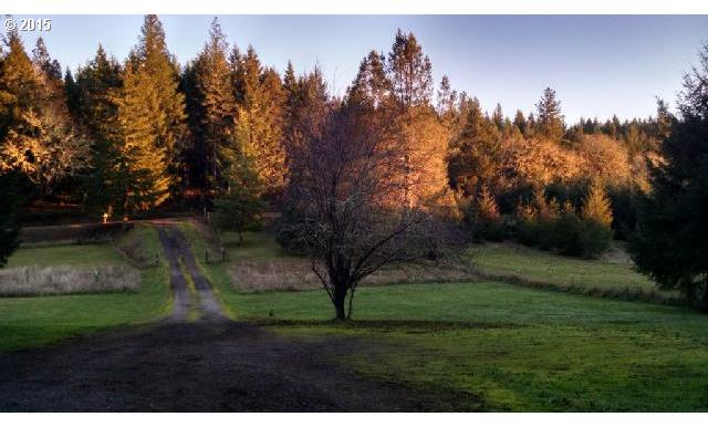 1436 Colonial Road Roseburg, OR 97471 - Photo 8 of 16 Gallery Image 8