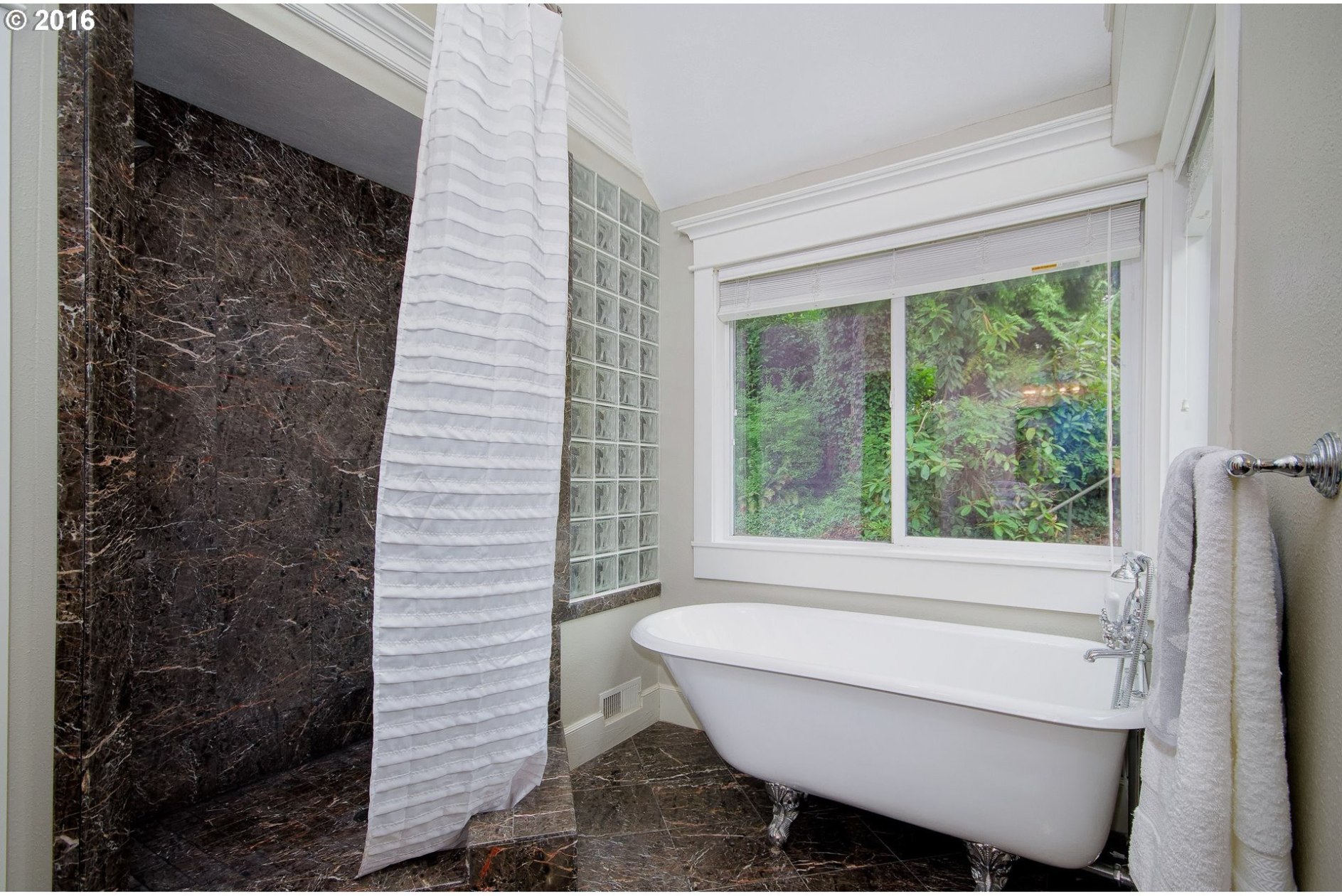 301 Southwest Palatine Hill Road Portland, OR 97219 - Photo 12 of 32