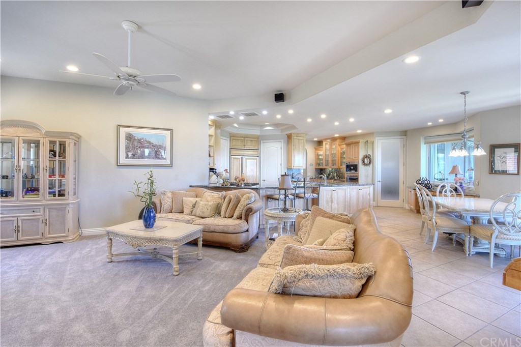 38421 Carrillo Road Fallbrook, CA 92028 - Photo 20 of 57 FAMILY ROOM AND DINING AREA