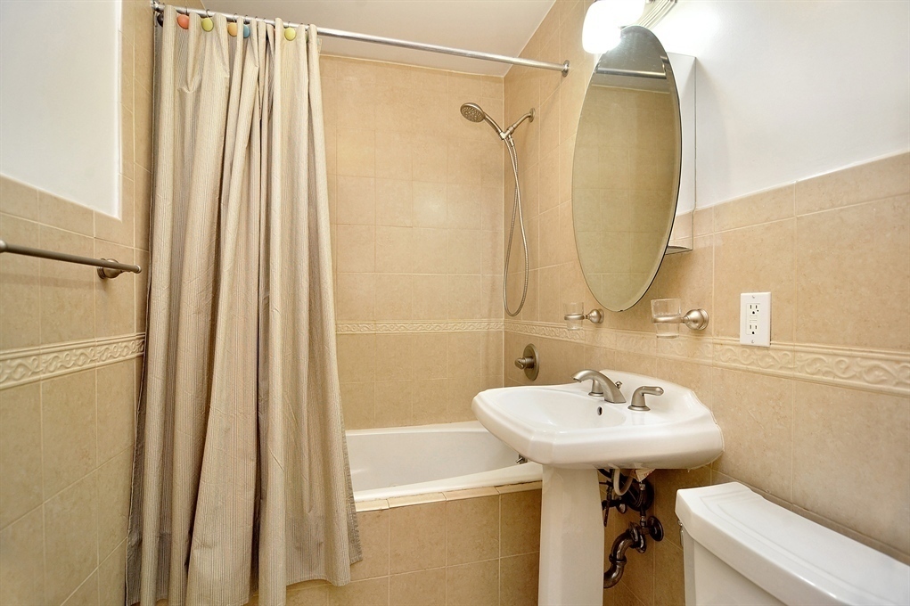 678 Union Street, Unit 4B Brooklyn, NY 11215 - Photo 4 of 5