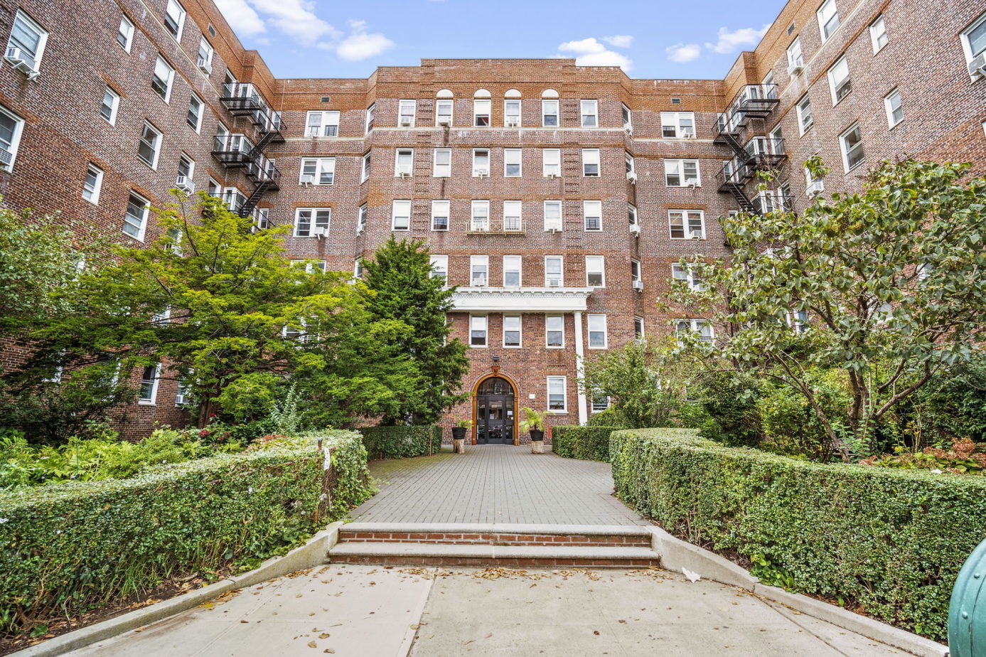 140 E 2nd St, Brooklyn, NY 11218 - Photo 2 of 6