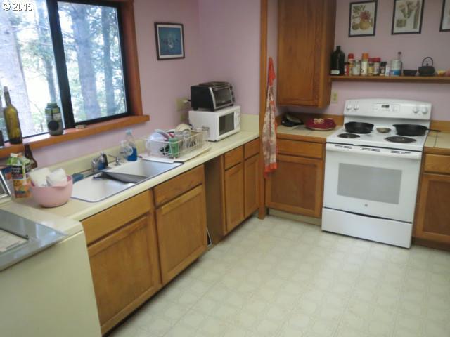 95282 Mountain Road Gold Beach, OR 97444 - Photo 6 of 13 Gallery Image 6